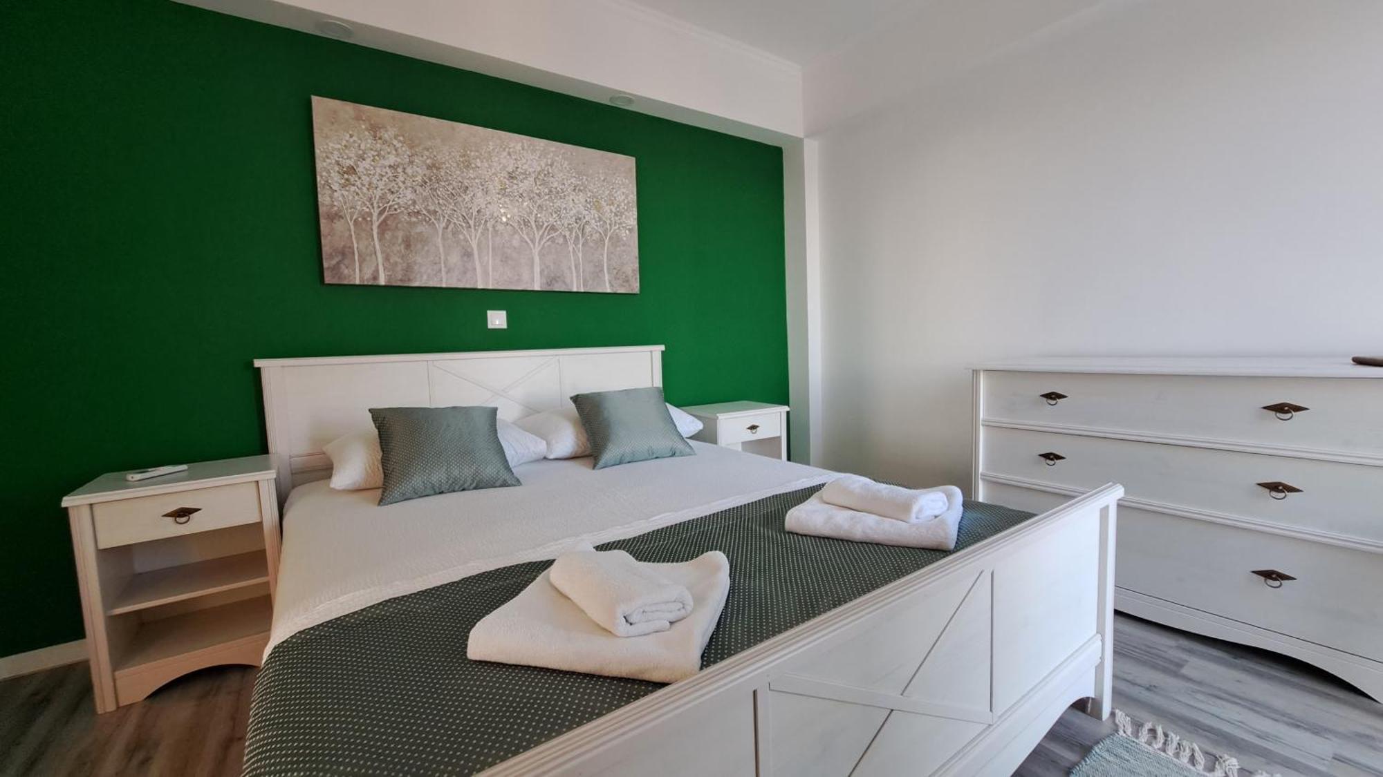 Tianni Apartment